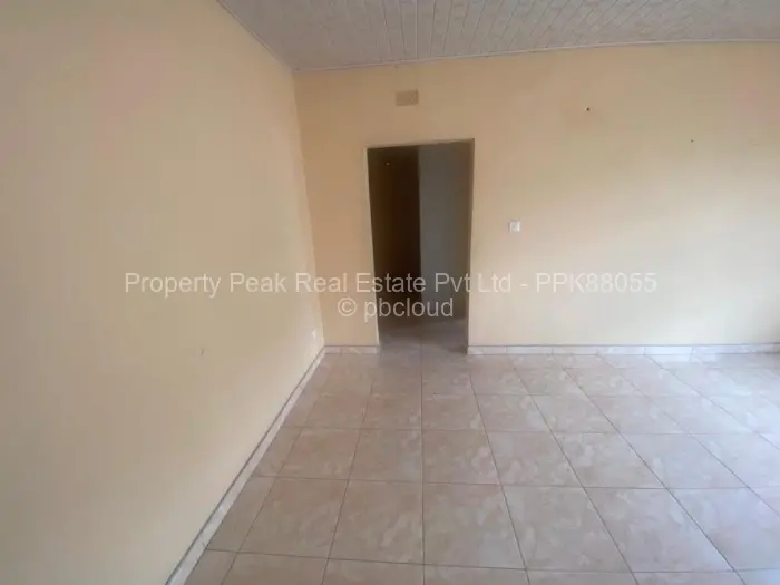 5 Bedroom House for Sale in Maranatha, Harare