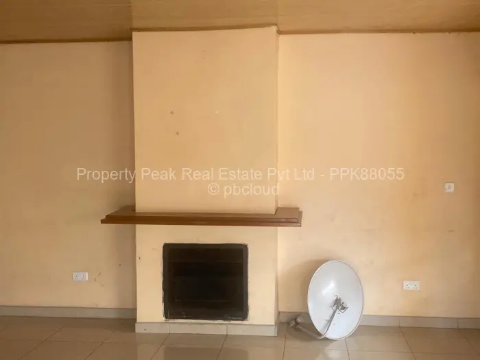 5 Bedroom House for Sale in Maranatha, Harare