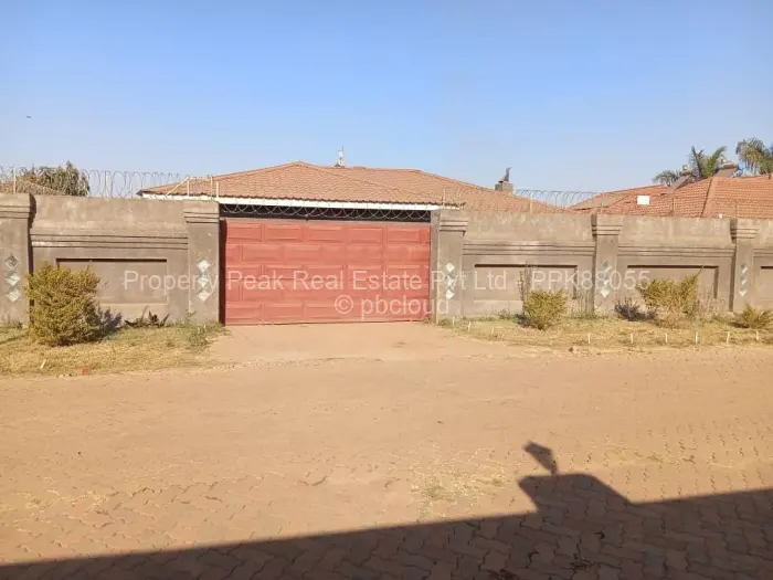 5 Bedroom House for Sale in Maranatha, Harare