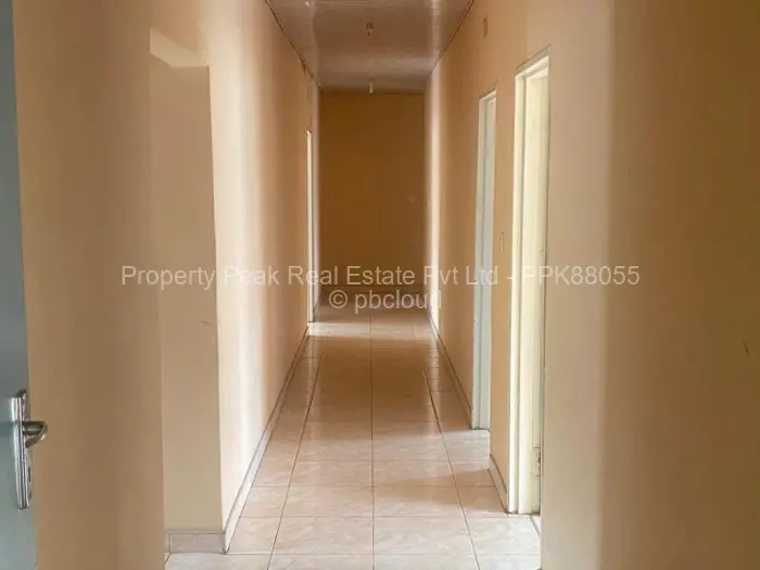 5 Bedroom House for Sale in Maranatha, Harare