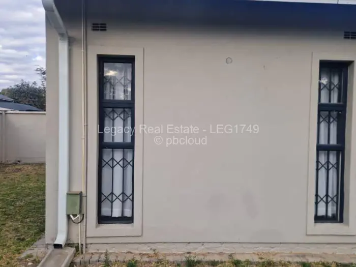 Townhouse/Complex/Cluster to Rent in Greendale North