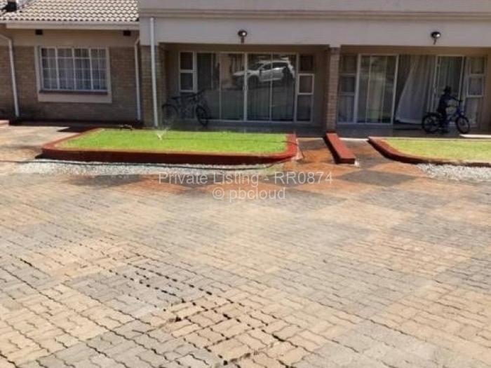 Townhouse/Cluster to Rent in Newlands, Harare