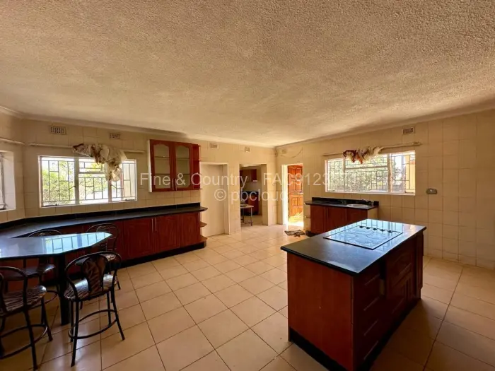 5 Bedroom House to Rent in Mount Pleasant Heights