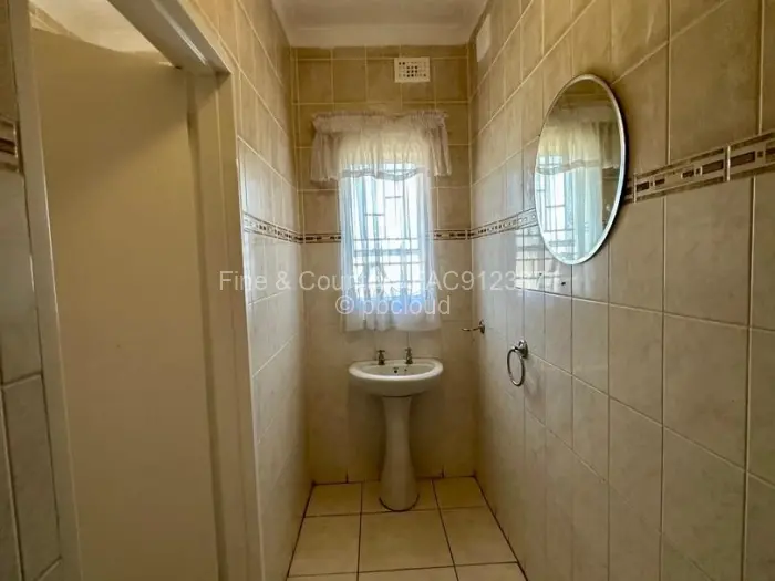 5 Bedroom House to Rent in Mount Pleasant Heights