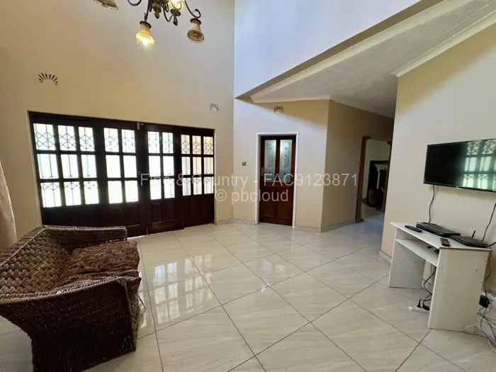 5 Bedroom House to Rent in Mount Pleasant Heights