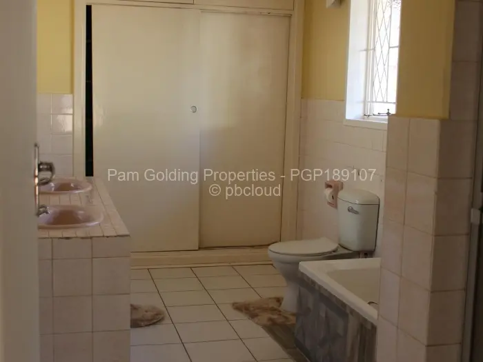 5 Bedroom House to Rent in Greendale