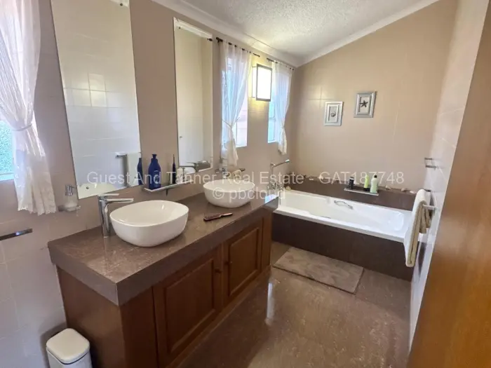 5 Bedroom House for Sale in Gunhill, Harare
