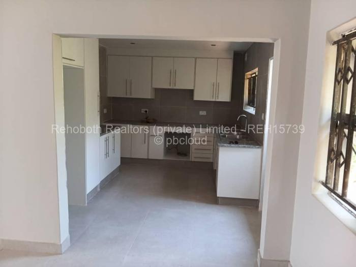 Townhouse/Cluster to Rent in Hillside, Harare