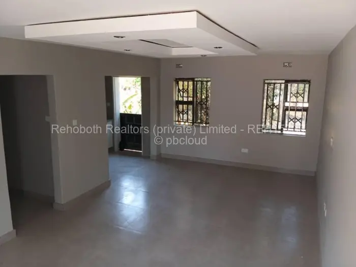 Townhouse/Complex/Cluster to Rent in Hillside