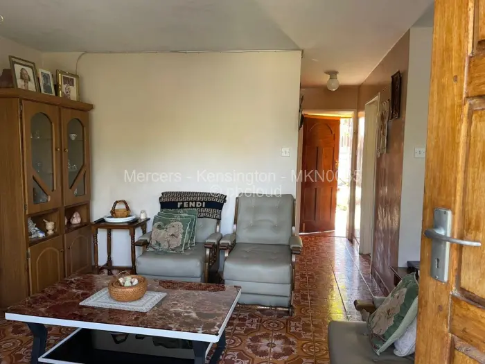 2 Bedroom Cottage/Garden Flat for Sale in Eastlea, Harare