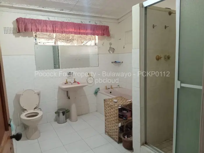 4 Bedroom House for Sale in Hillside Byo, Bulawayo