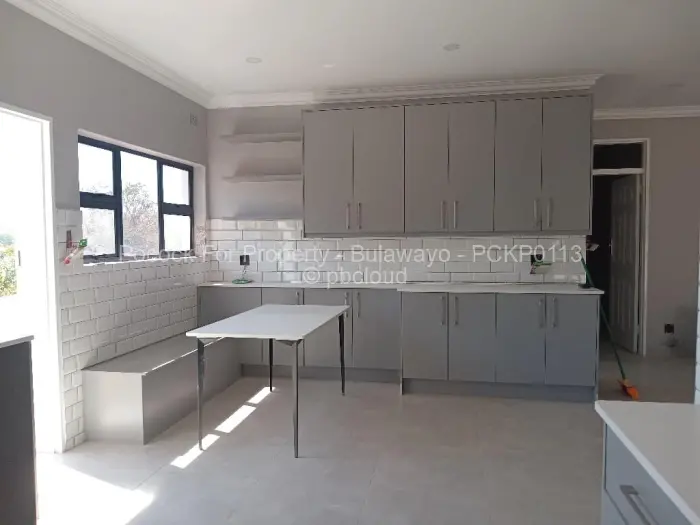 Townhouse/Cluster for Sale in Four Winds, Bulawayo