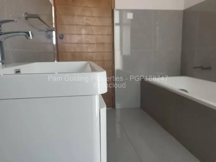 Townhouse/Complex/Cluster to Rent in Marlborough