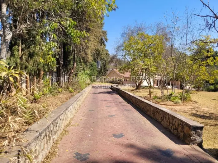 8 Bedroom House for Sale in Glen Lorne, Harare