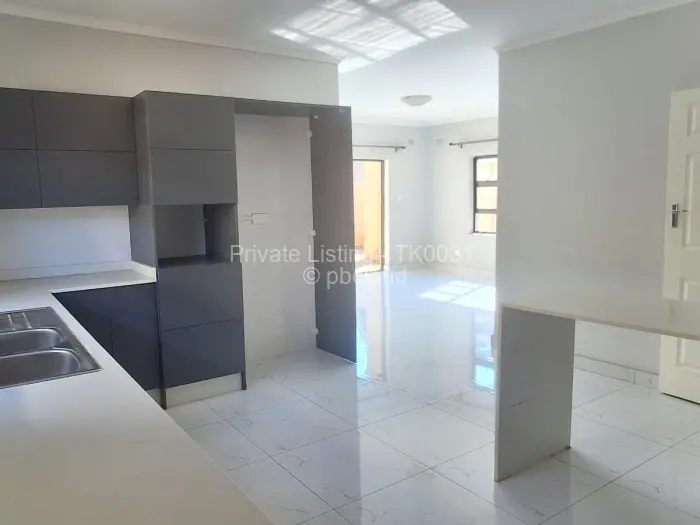 Townhouse/Complex/Cluster to Rent in Bluff Hill