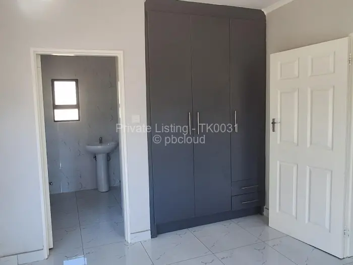 Townhouse/Complex/Cluster to Rent in Bluff Hill
