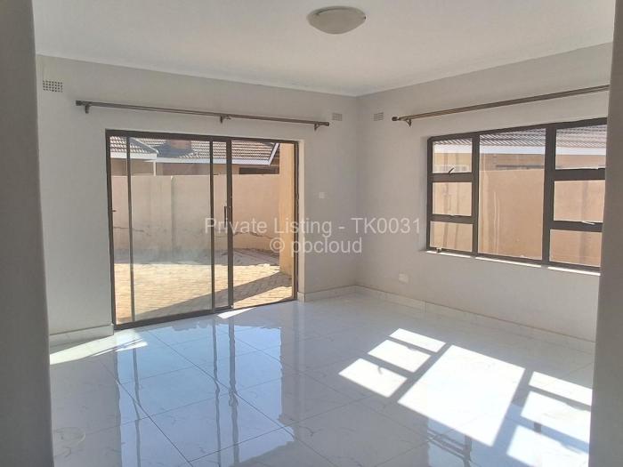 Townhouse/Cluster to Rent in Bluff Hill, Harare