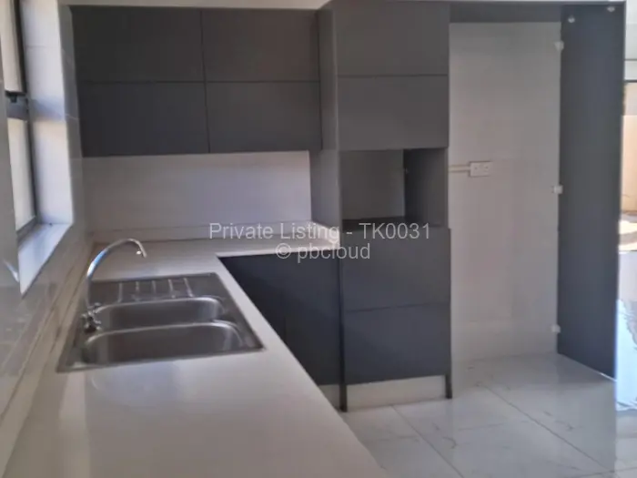 Townhouse/Complex/Cluster to Rent in Bluff Hill