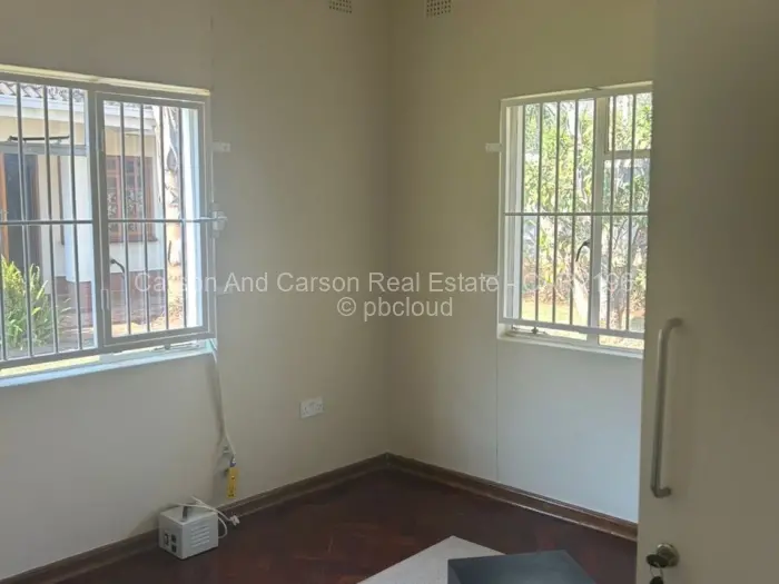 5 Bedroom House to Rent in Alexandra Park