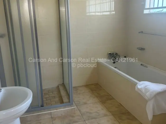 5 Bedroom House to Rent in Alexandra Park