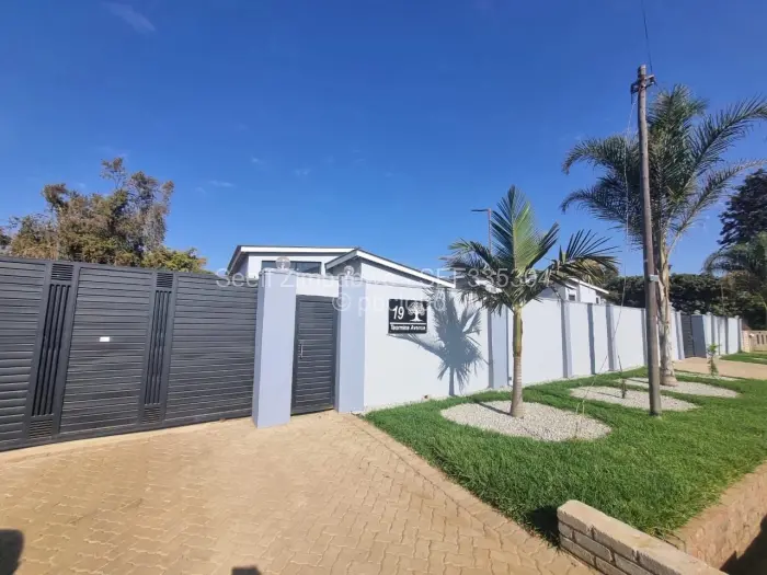 Townhouse/Complex/Cluster for Sale in Marlborough, Harare