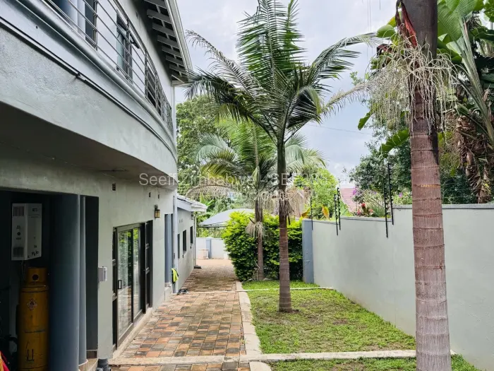 Townhouse/Cluster for Sale in Borrowdale, Harare