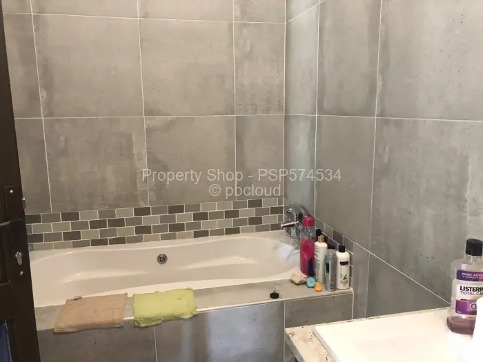 5 Bedroom House for Sale in Hogerty Hill, Harare