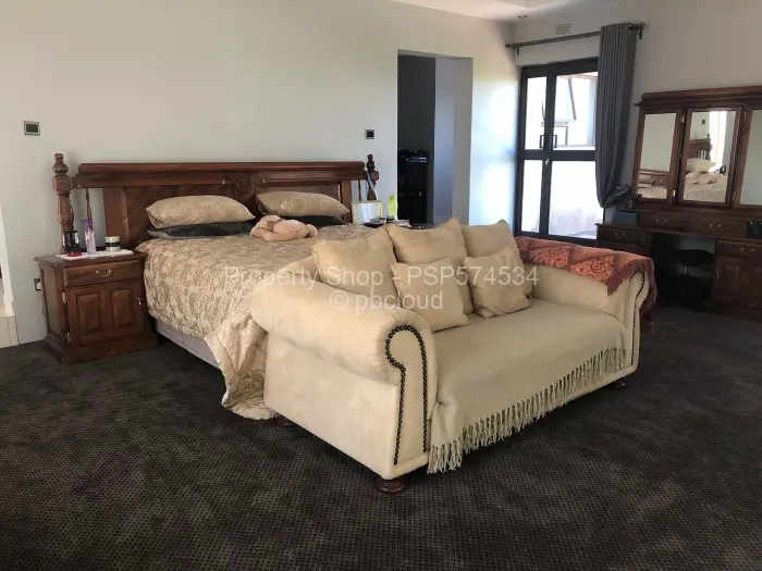 5 Bedroom House for Sale in Hogerty Hill, Harare