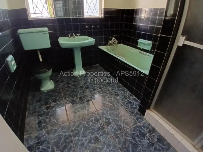 4 Bedroom House to Rent in Alexandra Park