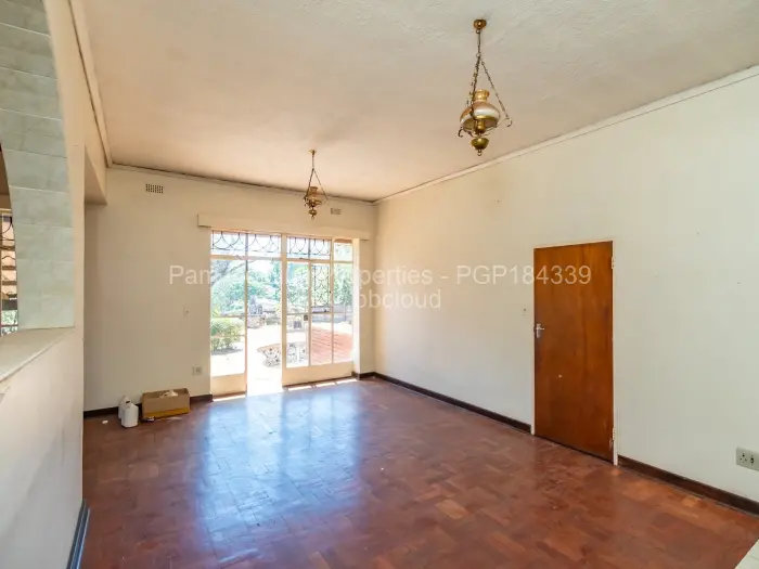 5 Bedroom House for Sale in Highlands, Harare