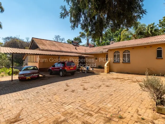 5 Bedroom House for Sale in Highlands, Harare