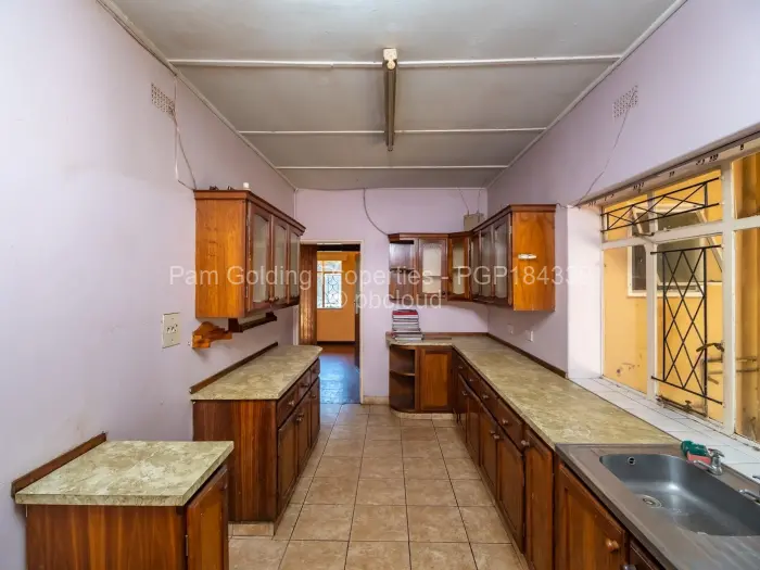 5 Bedroom House for Sale in Highlands, Harare