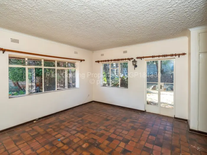5 Bedroom House for Sale in Highlands, Harare