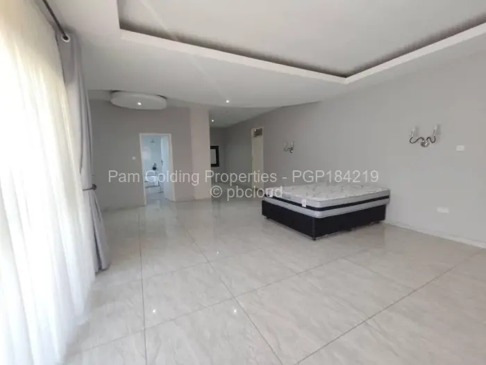 7 Bedroom House to Rent in Greystone Park