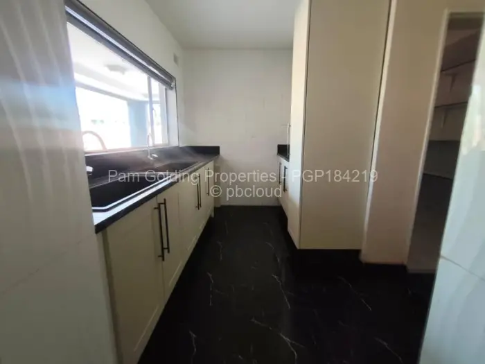 7 Bedroom House to Rent in Greystone Park