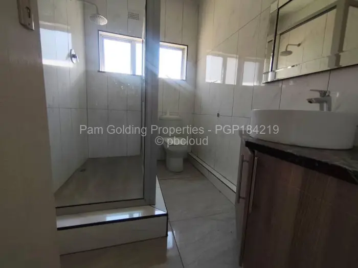 7 Bedroom House to Rent in Greystone Park