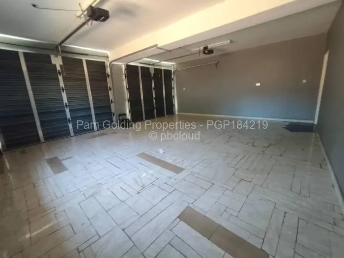 7 Bedroom House to Rent in Greystone Park