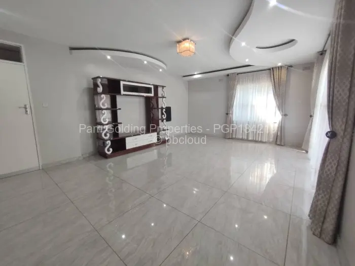 7 Bedroom House to Rent in Greystone Park