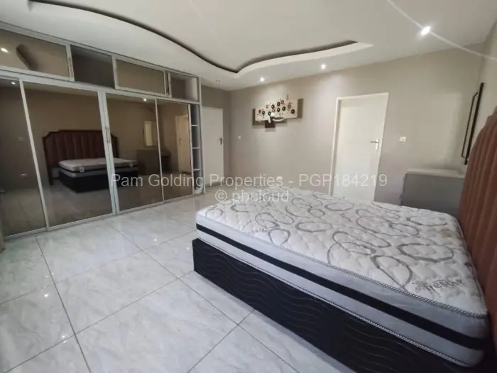 7 Bedroom House to Rent in Greystone Park