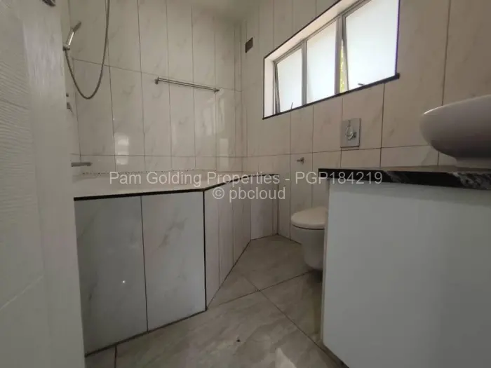7 Bedroom House to Rent in Greystone Park