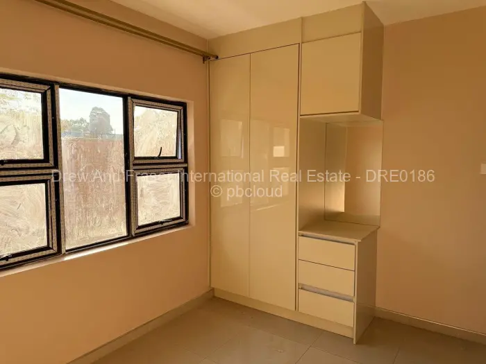 Townhouse/Complex/Cluster to Rent in Arlington, Harare