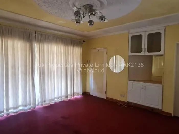 5 Bedroom House to Rent in Emerald Hill