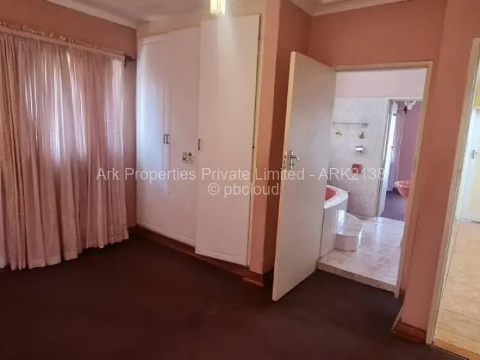 5 Bedroom House to Rent in Emerald Hill