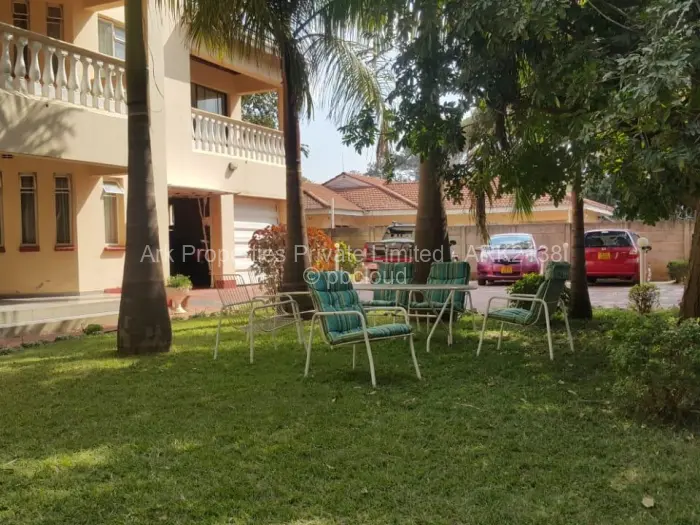 5 Bedroom House to Rent in Emerald Hill