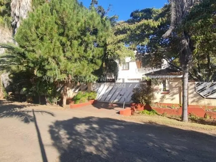 5 Bedroom House to Rent in Emerald Hill