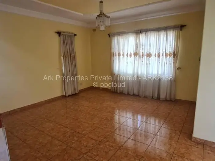 5 Bedroom House to Rent in Emerald Hill