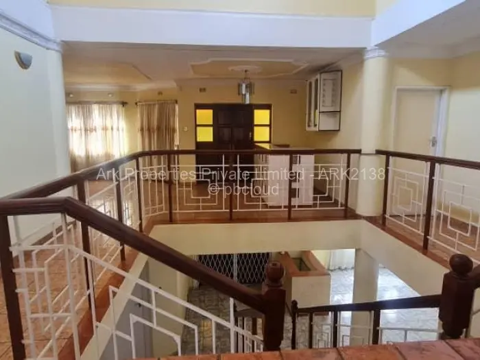 5 Bedroom House to Rent in Emerald Hill