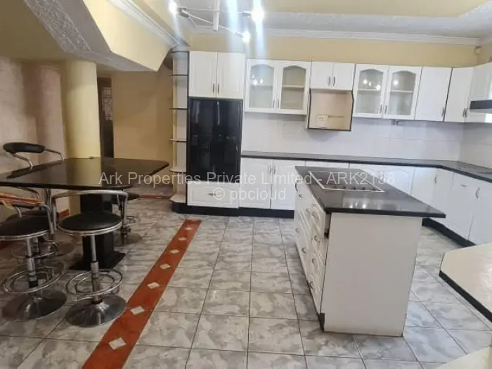 5 Bedroom House to Rent in Emerald Hill