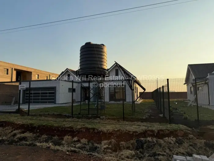 Townhouse/Complex/Cluster to Rent in Fairview, Harare