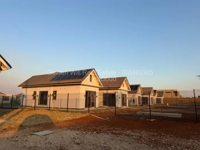 Townhouse/Complex/Cluster to Rent in Fairview, Harare